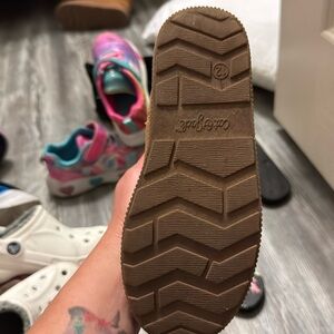 Kids brown fuzzy boots